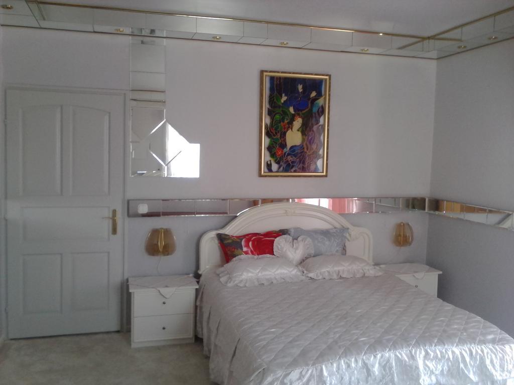 Kristaly Apartman Bed & Breakfast Heviz Exterior photo