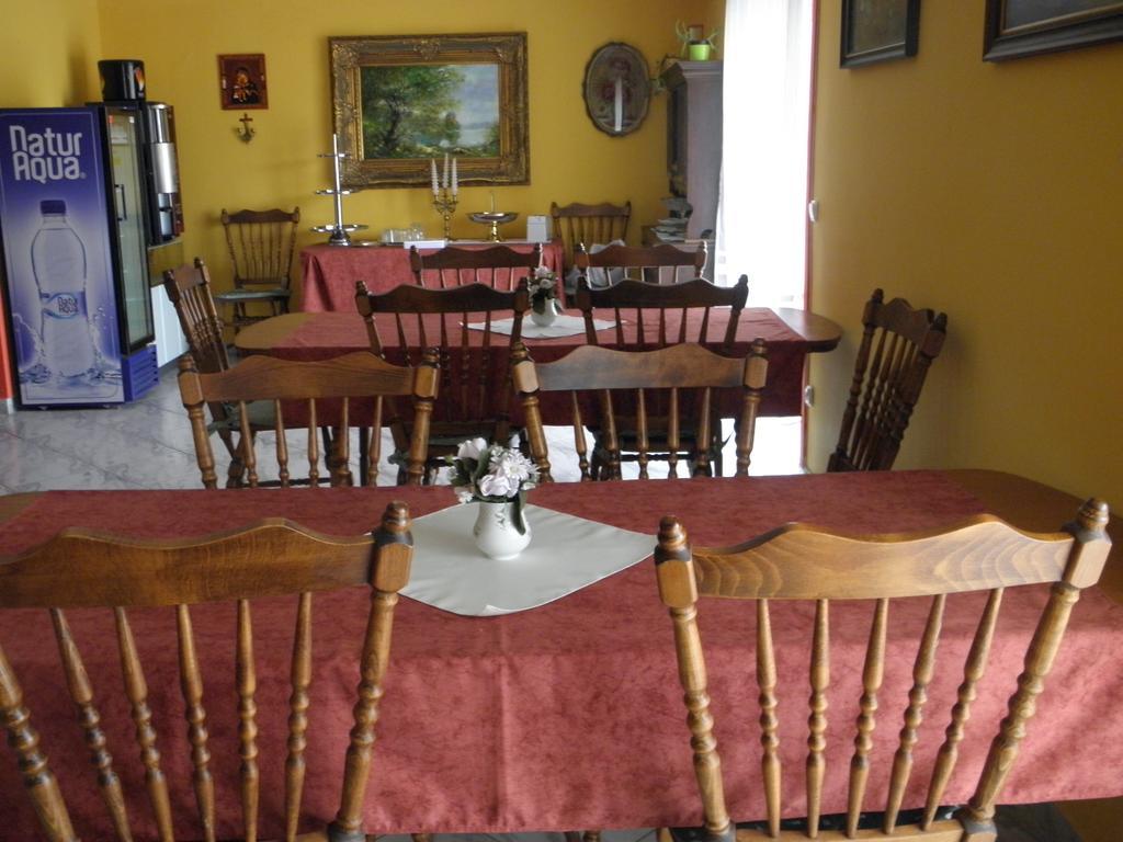 Kristaly Apartman Bed & Breakfast Heviz Exterior photo